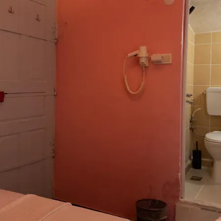 Tarihi Konagi Antikhan Homestay Ayvalik